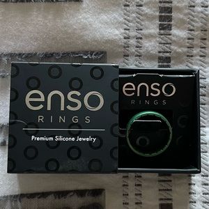 NWT Enso Silicone Wedding Ring Band ⭐️ Color: Loch Ness, Width: Thin, Size: 8